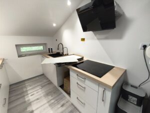 Postavitev klik stenskih ploščic, oblog,