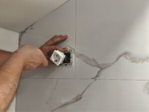 Izrezi za električne vtičnice in postavitev vtičnic